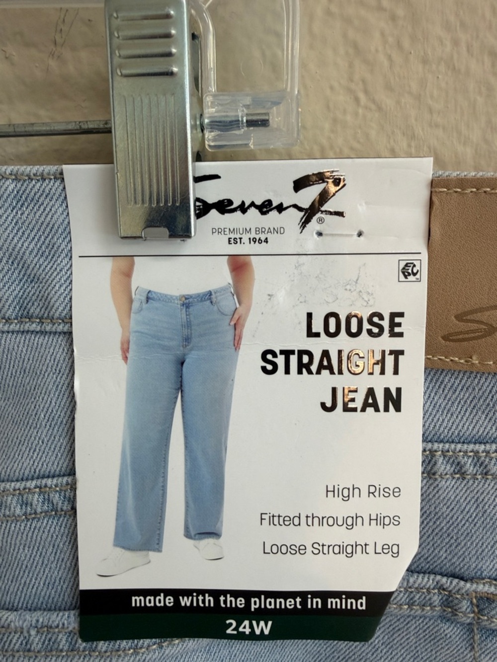 NWT Size 24W Seven7 Loose Straight Jean